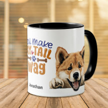 Schattigee akita hond je maakt mijn staart wag