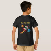Schattigee alien in raketschip "Stellar Birthday" T-shirt (Achterkant volledig)
