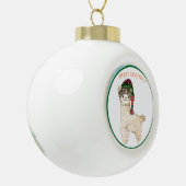 Schattigee alpaca met feestelijk pet keramische bal ornament (Links)