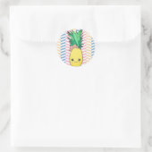 Schattigee ananas fruit kawaii gezicht zomerstijl ronde sticker (Tas)
