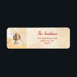 Schattigee  Angel Christmas Retour Adres Label<br><div class="desc">Een schattige en charmante  porseleinen kinderengel op een crème en gouden waterverf achtergrond met een strooi van kerststerren. Zorg ervoor dat u de familienaam en het jaar naar eigen keuze bewerkt op deze mooie retouradresslabels.</div>