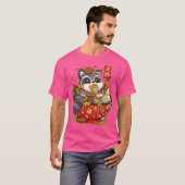 Schattigee Anime Raccoon Eten Ramen Noodles T-shirt (Voorkant volledig)