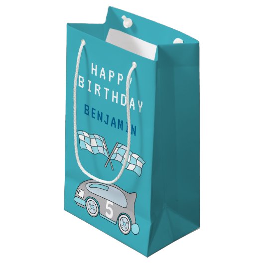 Schattigee auto vlag Happy Birthday Kind ‘ s naam Klein Cadeauzakje (Voorkant Gekanteld)