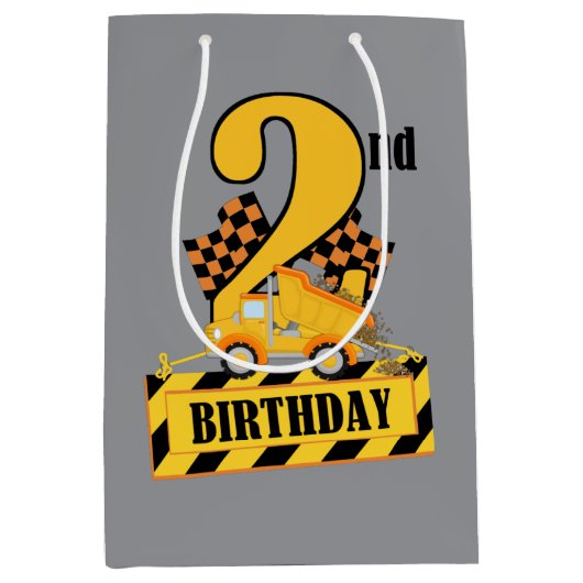 Schattigee baby boy constructie 2e verjaardag medium cadeauzakje (Voorkant)