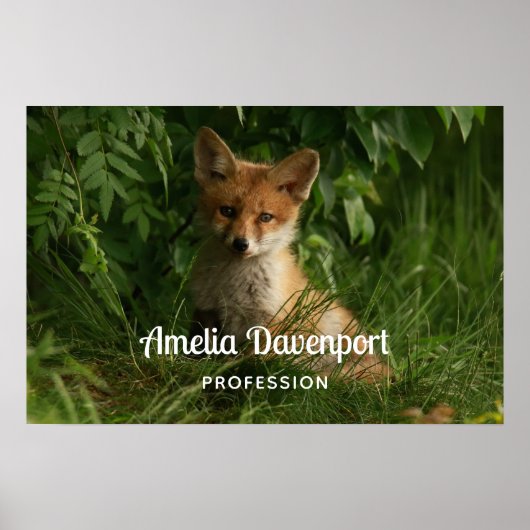 Schattigee Baby Fox in een Green Forest Business Poster (Voorkant)