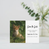 Schattigee Baby Fox in een groen bos Aankondigingskaart (Staand voorkant)