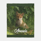 Schattigee Baby Fox in een groen bos Fleece Deken (Voorkant)
