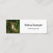 Schattigee Baby Fox in een groen bos Mini Visitekaartje (Voorkant)