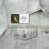 Schattigee Baby Fox in een groen bos Naamplaatje (In situ)