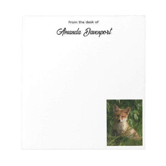 Schattigee Baby Fox in een groen bos Notitieblok (Voorkant)