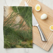 Schattigee Baby Fox in een groen bos Theedoek (Quarter Fold)