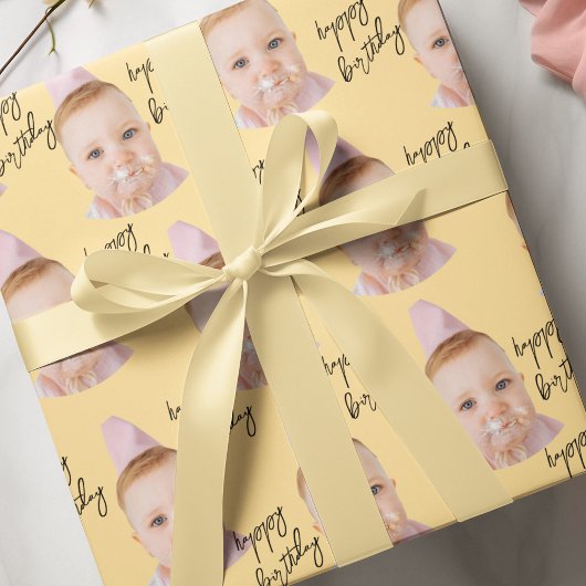 Schattigee Baby gezicht verjaardag | Gepersonalise Cadeaupapier