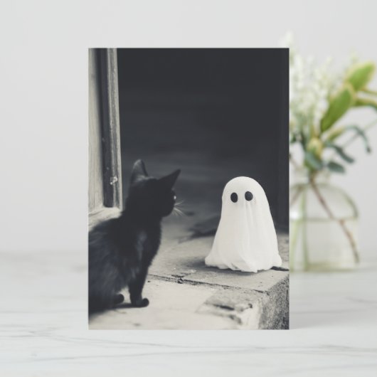 Schattigee Baby Ghost en Kitten Halloween Feestdagenkaart (Staand voorkant)