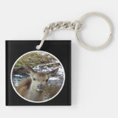 Schattigee Baby Herten Poses voor de Camera Sleutelhanger (Achterkant)