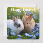 Schattigee baby konijnen in het gras Happy Easter Kaart (Voorkant)