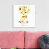 Schattigee baby leeuw met tropische bloemen gepers canvas afdruk (Insitu (Woonkamer))