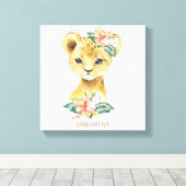 Schattigee baby leeuw met tropische bloemen gepers canvas afdruk (Insitu (Houten vloer))