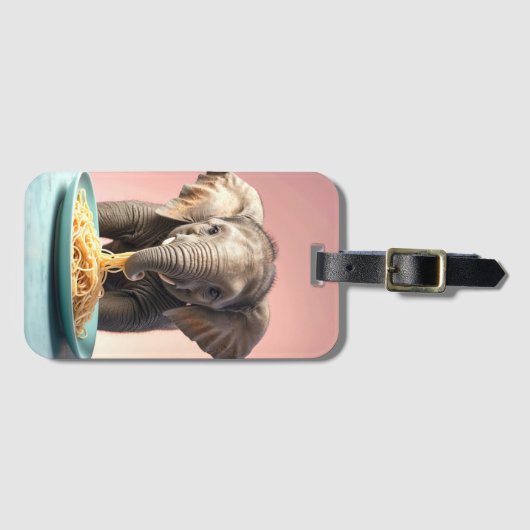 Schattigee Baby Olifant Eating Spaghetti Bagagelabel (Voorkant (horizontaal))