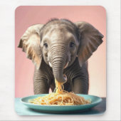 Schattigee Baby Olifant Eating Spaghetti Muismat (Voorkant)