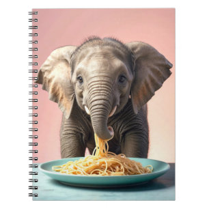Schattigee Baby Olifant Eating Spaghetti Notitieboek