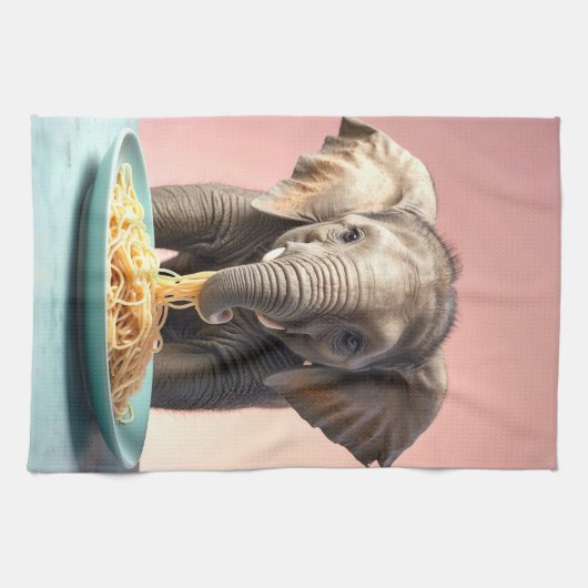 Schattigee Baby Olifant Eating Spaghetti Theedoek (Horizontaal)