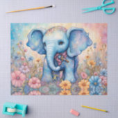 Schattigee Baby Olifant in een pastelmadeliefje Tissuepapier (Craft)