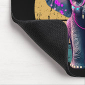 Schattigee Baby Olifant met Beanie en Roze Glazen Muismat (Hoek)