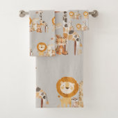 Schattigee Baby Safari Dieren op Smokey Beige Bad Handdoek (Insitu)