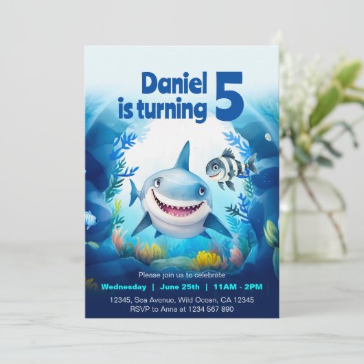 Schattigee Baby Shark Fish Under the Zee Birthday Kaart (Staand voorkant)