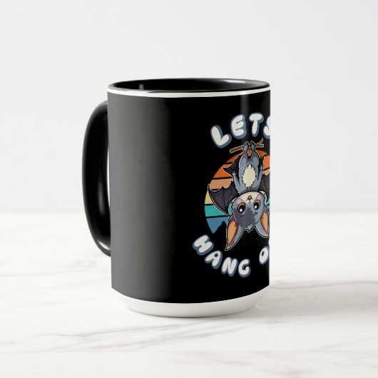 Schattigee Bat Hanging en Retro Sunset | Laten we Mok (Voorkant links)