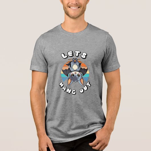 Schattigee Bat Hanging en Retro Sunset | Laten we  Tri-Blend Shirt (Voorkant)
