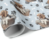 Schattigee Beagle Puppy in Basket Paw Print Cadeaupapier (Rol Hoek)