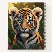 Schattigee Bengaalse tijgerwelp in het bos Notitieboek (Achterkant)
