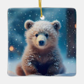 Schattigee Beren welp in besneeuwd bos Keramisch Ornament (Voorkant)