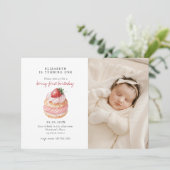 Schattigee Berry Sweet Pink Eerste Verjaardag Foto Kaart (Staand voorkant)