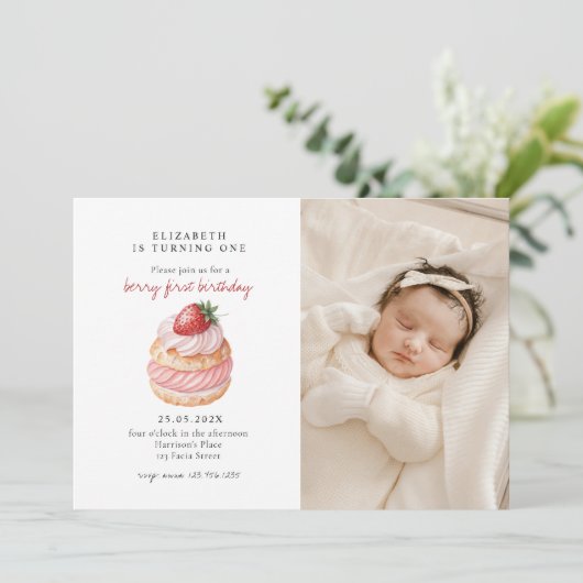 Schattigee Berry Sweet Pink Eerste Verjaardag Foto Kaart (Staand voorkant)