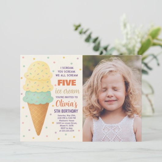 Schattigee bewerkbare Ice Cream Party Invitation Kaart (Staand voorkant)