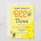 Schattigee bijenverjaardagsuitnodiging kaart (Voorkant)