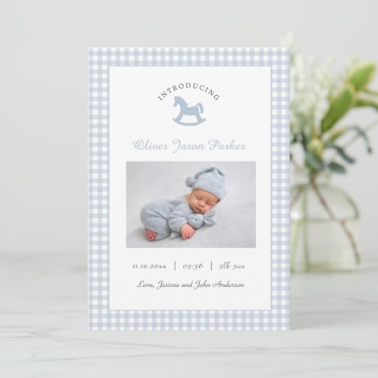 Schattigee Blauwe Baby foto Modern Birth Aankondiging (Staand voorkant)