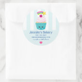 Schattigee Blauwe Cupcake met Kawaii Gezicht Zakel Ronde Sticker (Tas)