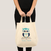 Schattigee blauwe uil met boek gepersonaliseerd bi tote bag (Voorkant (product))