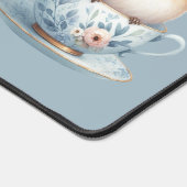 Schattigee Blauwe Vogel met Bloemenkroon in Teacup Bureaumat (Hoek)