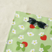 Schattigee Bloemen Aardbei Custom Name Summer Strandlaken (In situ)