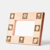 Schattigee bloemen en harten gegraveerde lijstjes (Links)