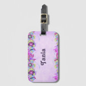 Schattigee bloemen en vlinders op paarse bagagelabel (Voorkant (verticaal))