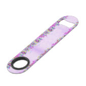 Schattigee bloemen en vlinders op paarse speed flessenopener (Achterkant Gekanteld)