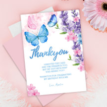 Schattigee Bloemen fladderen op over Vlinders Verj