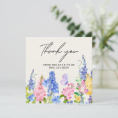 Schattigee bloemen Hij geeft me vlinders Vrijgezel Bedankkaart (Staand voorkant)