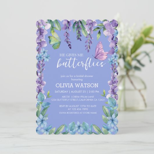 Schattigee bloemen Hij geeft me vlinders Vrijgezel Kaart (Staand voorkant)