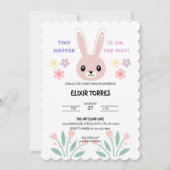 Schattigee Bloemen Tiny Hopper Bunny Baby shower Kaart (Voorkant)